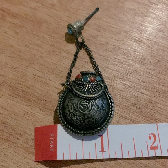 Vintage Snuff Perfume Pendant With Eastern Coins On Both Sides Gemstone Inlayed - Picture 4 of 5